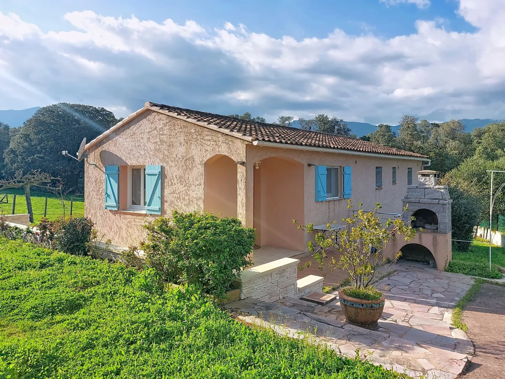 Les Rosiers - Buiten