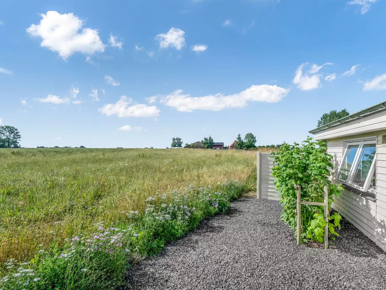 "Anneke" - 1.3km from the sea