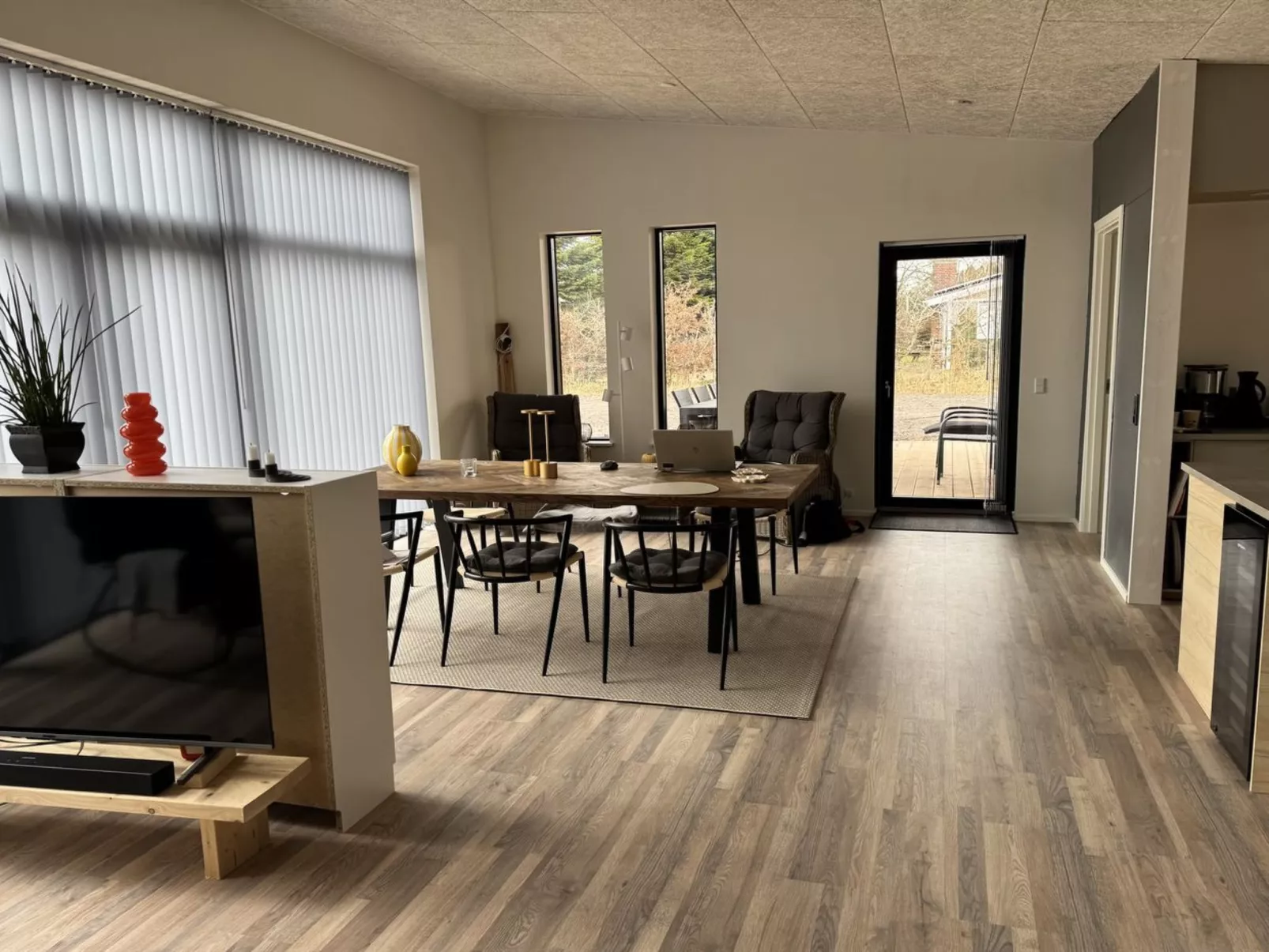 "Sharina" - 320m to the fjord