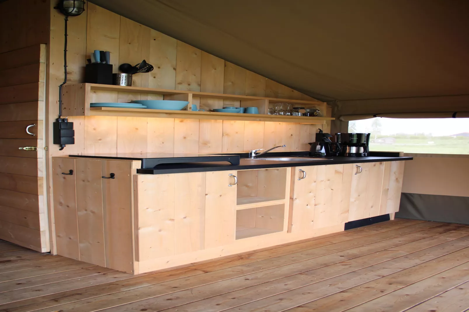 Luxe glamping met badkamer 2