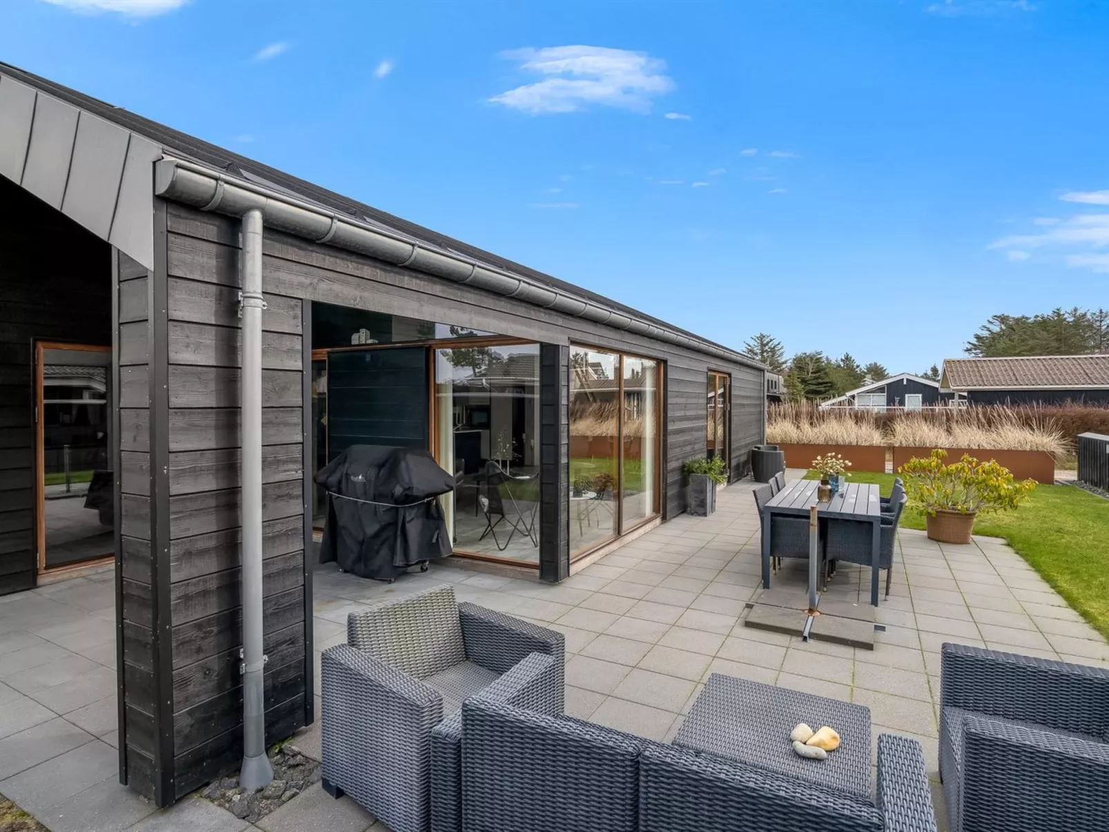 "Aaran" - 700m from the sea