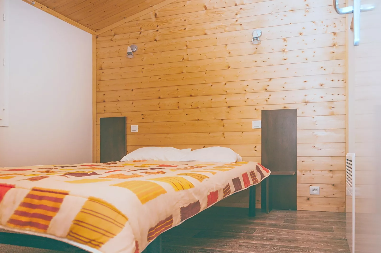 Hameaux des Lacs Accessible Two-Bedroom Cottage for 4 people