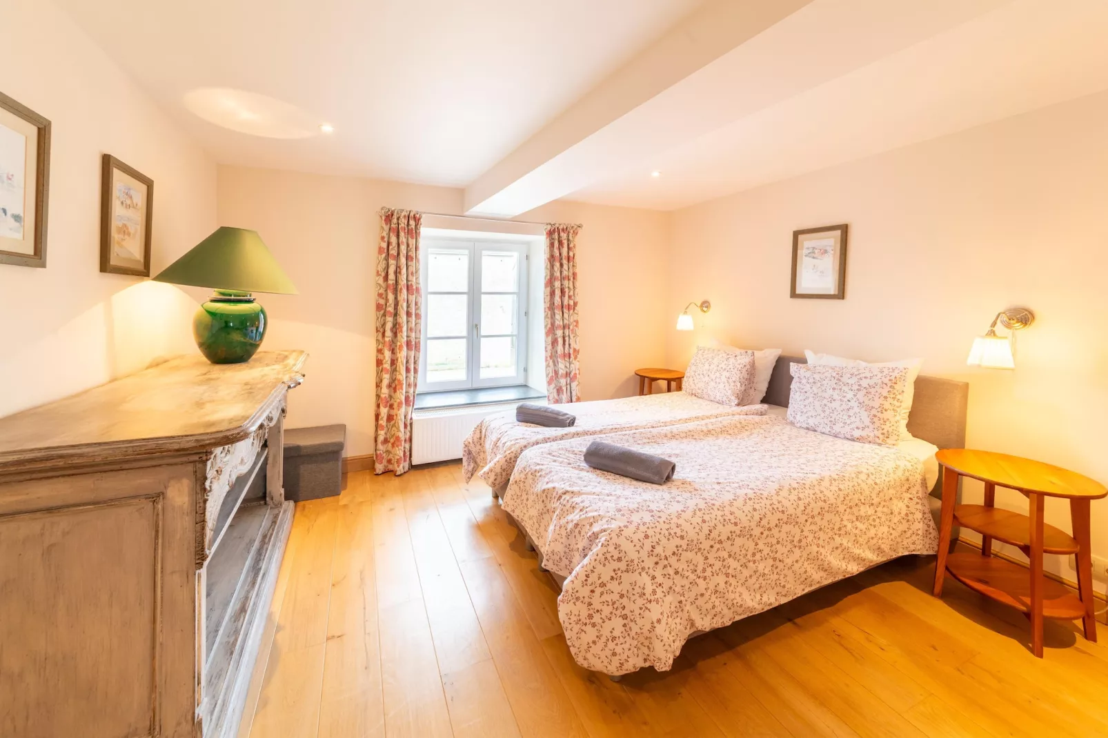 La Cour de Himbe - Buitenkant zomer