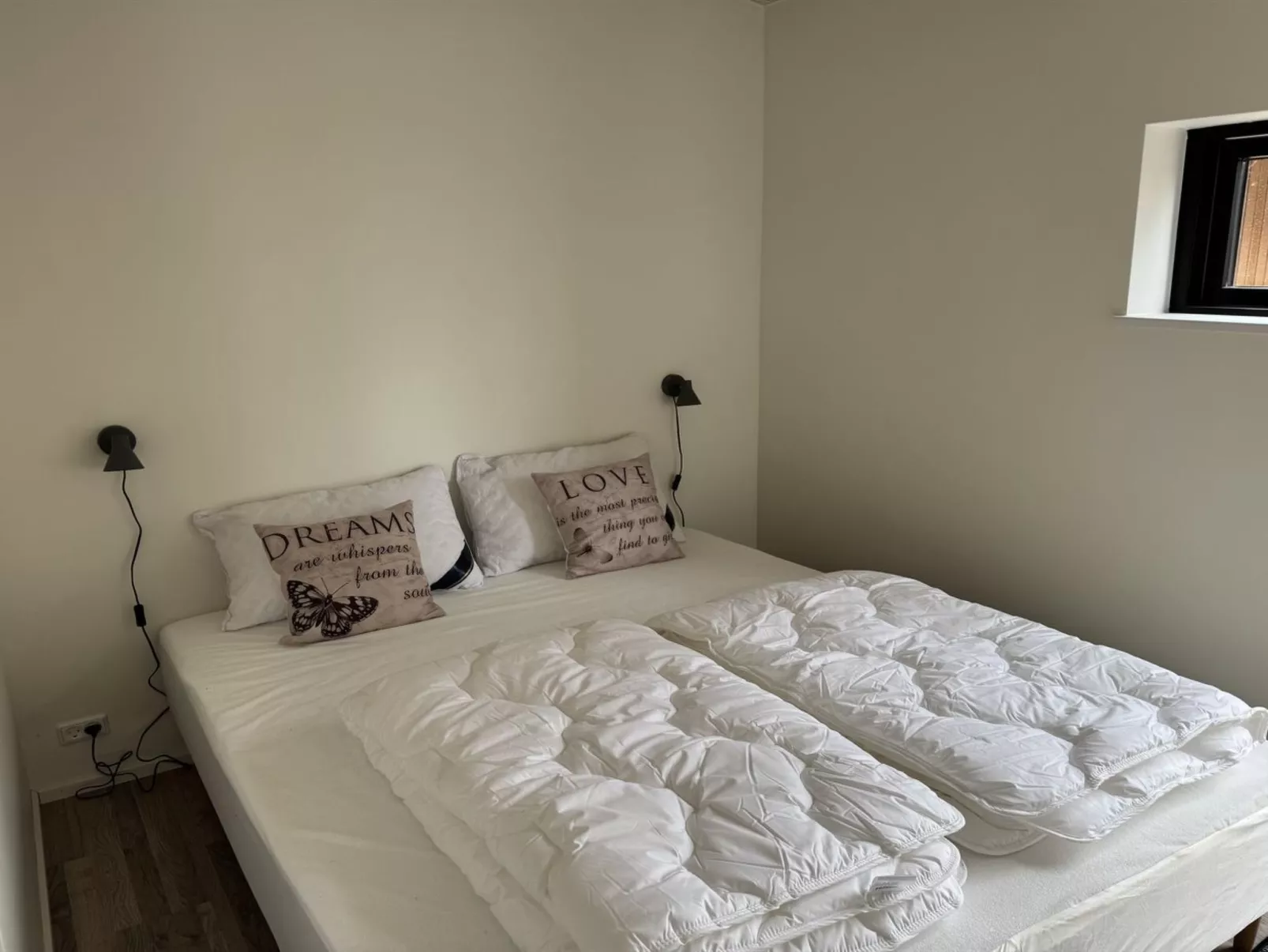 "Sharina" - 320m to the fjord - Binnen