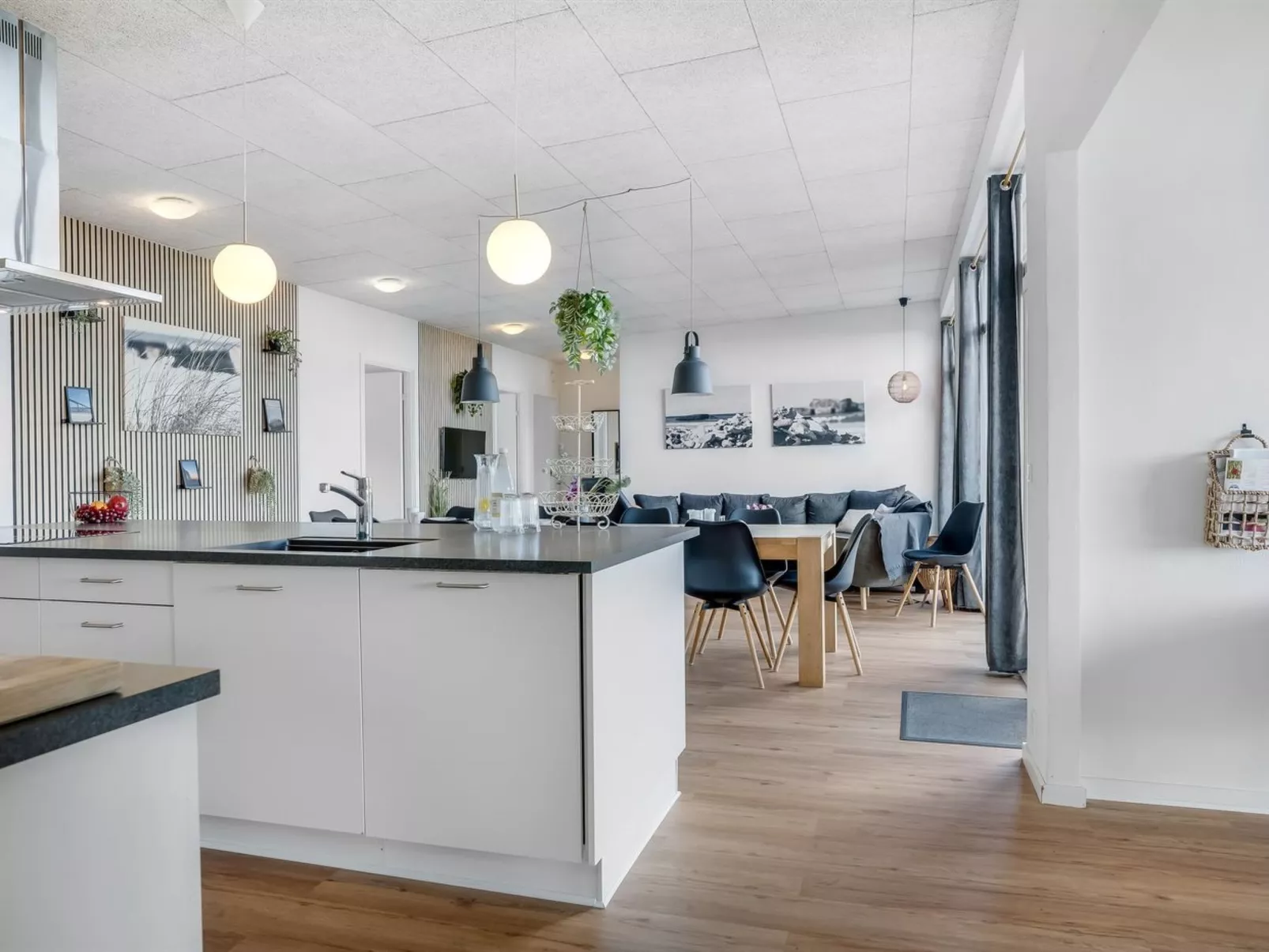 "Eloise" - 50m to the fjord - Binnen