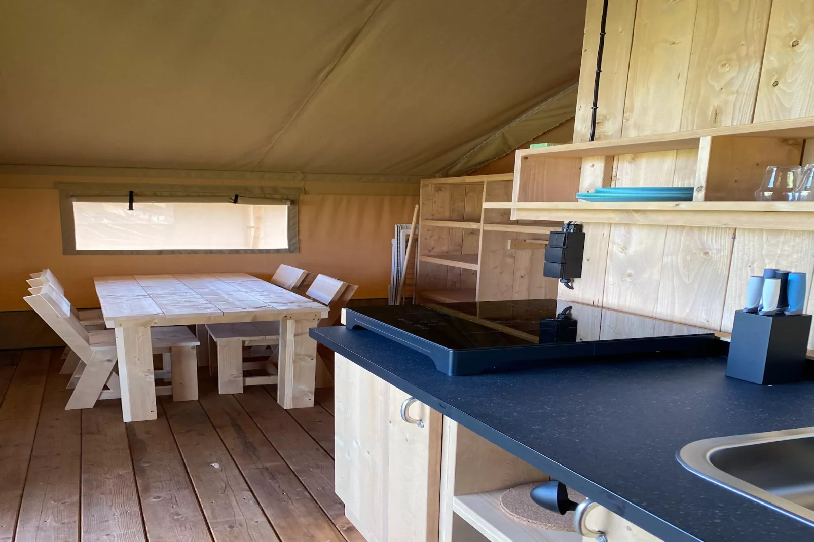 Luxe glamping met badkamer 3
