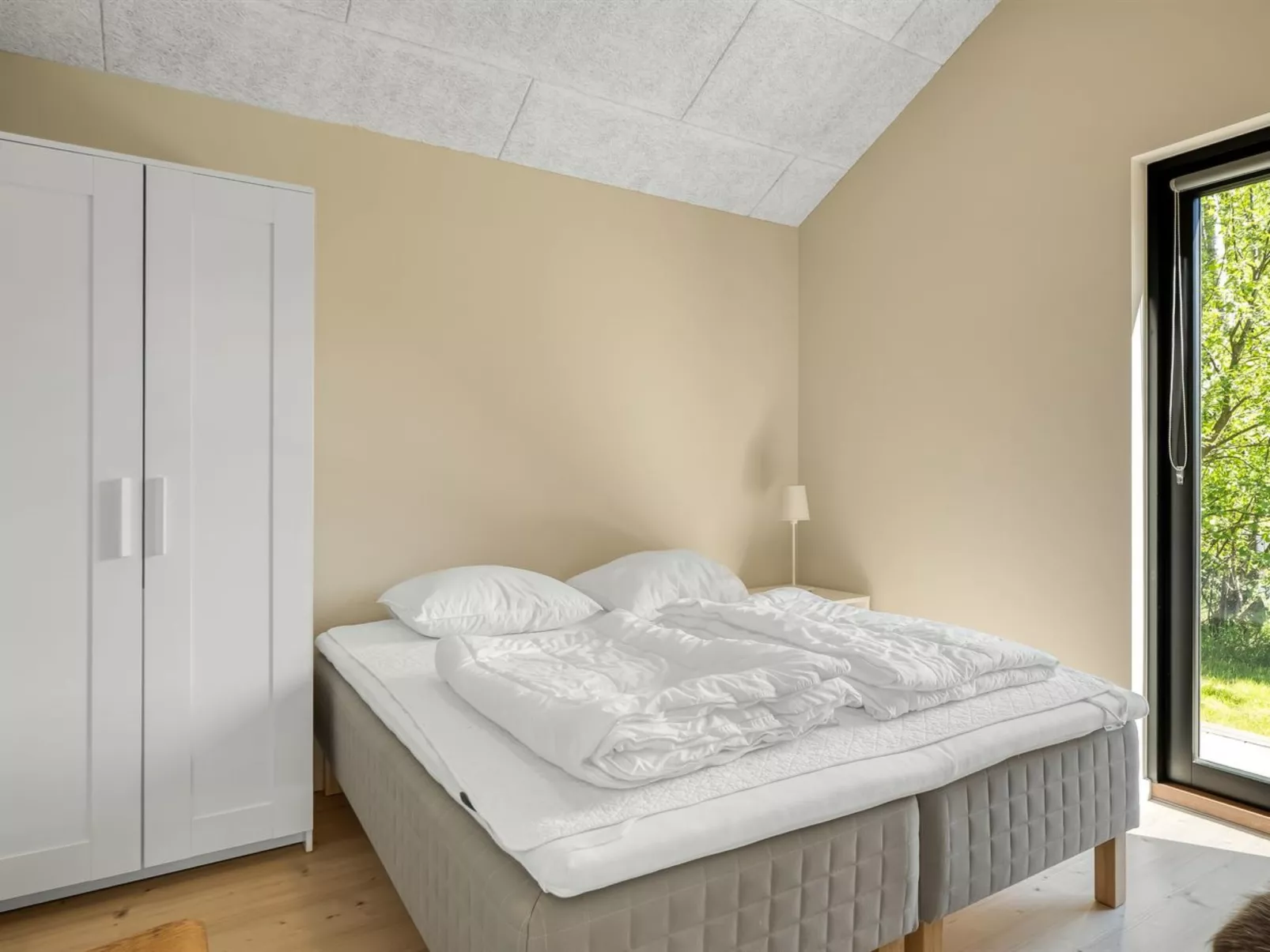 "Alfrede" -  from the sea - Binnen