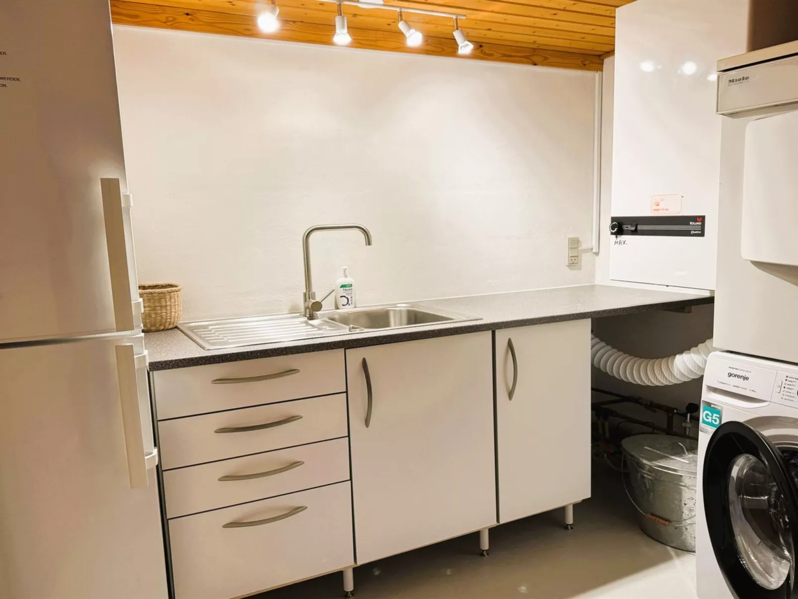 "Dana" - 525m from the sea - Binnen