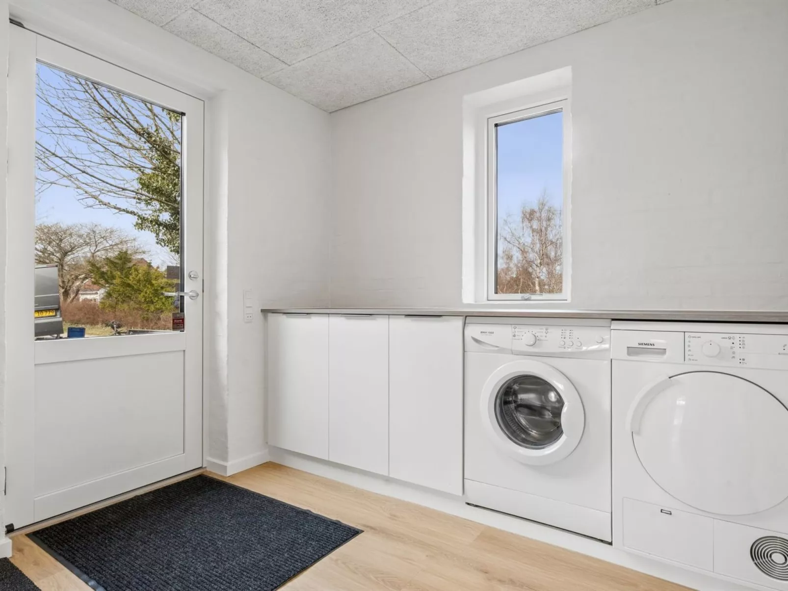 "Cyrill" - 2km from the sea - Binnen