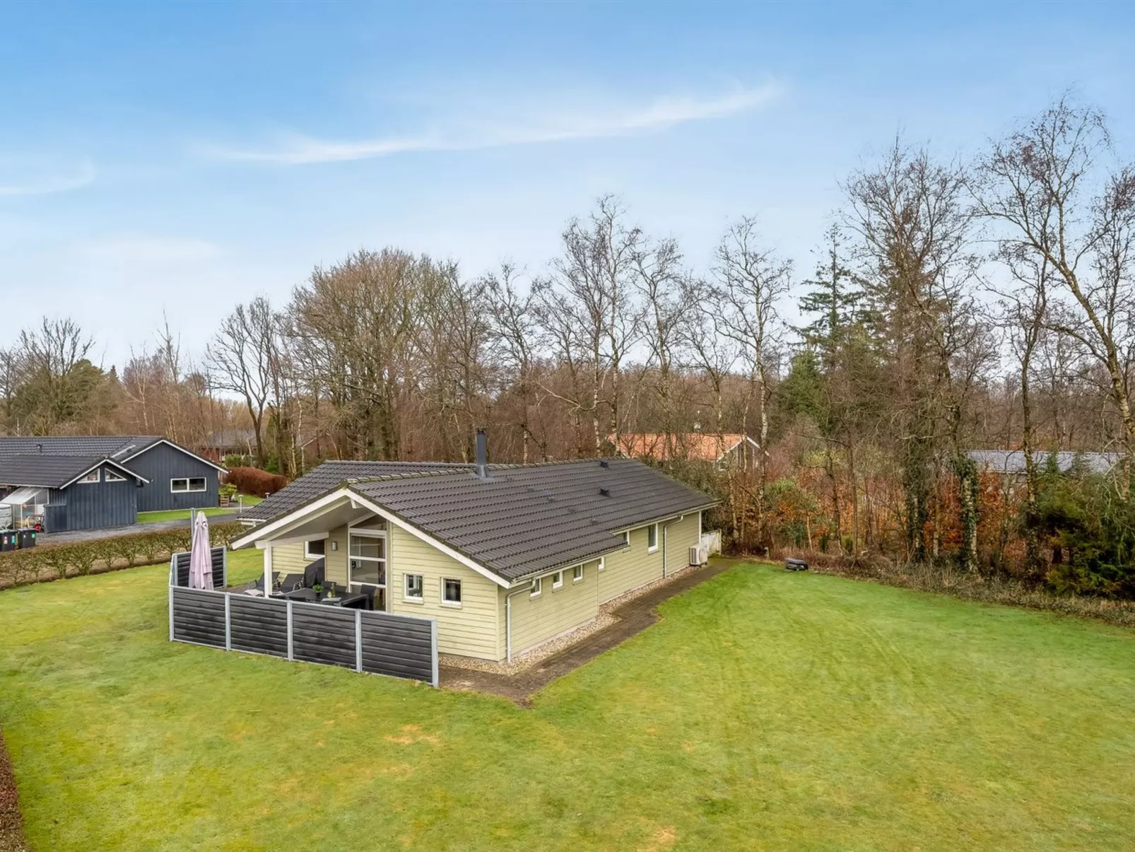 "Erikka" - 40km from the sea - Buiten