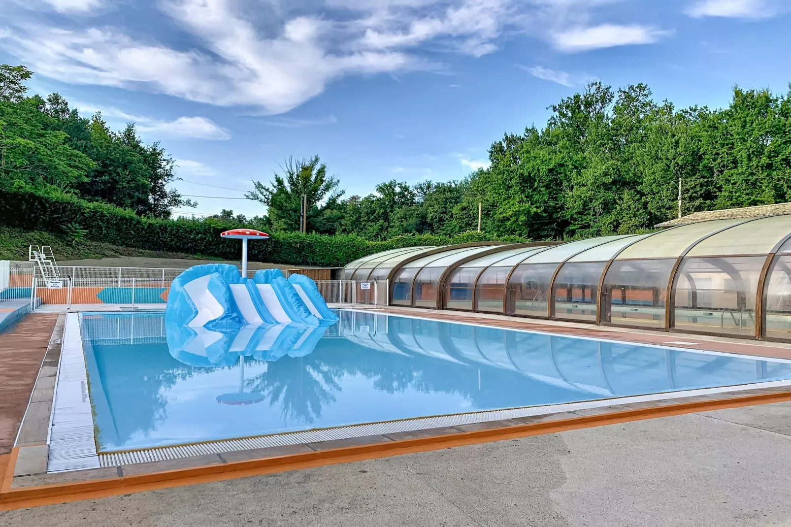 Hameaux des Lacs Two-Bedroom Cottage for 4 people - Zwembad