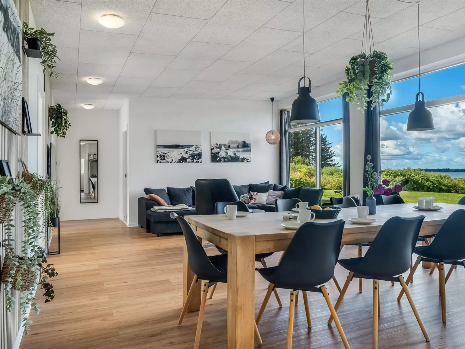 "Eloise" - 50m to the fjord - Binnen