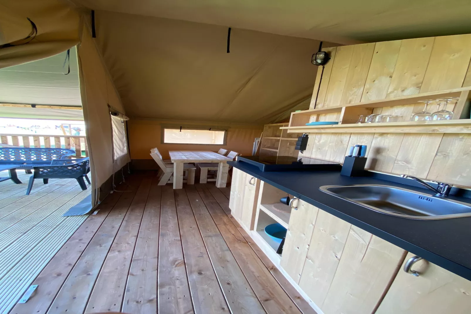 Luxe glamping met badkamer 3 - Keuken