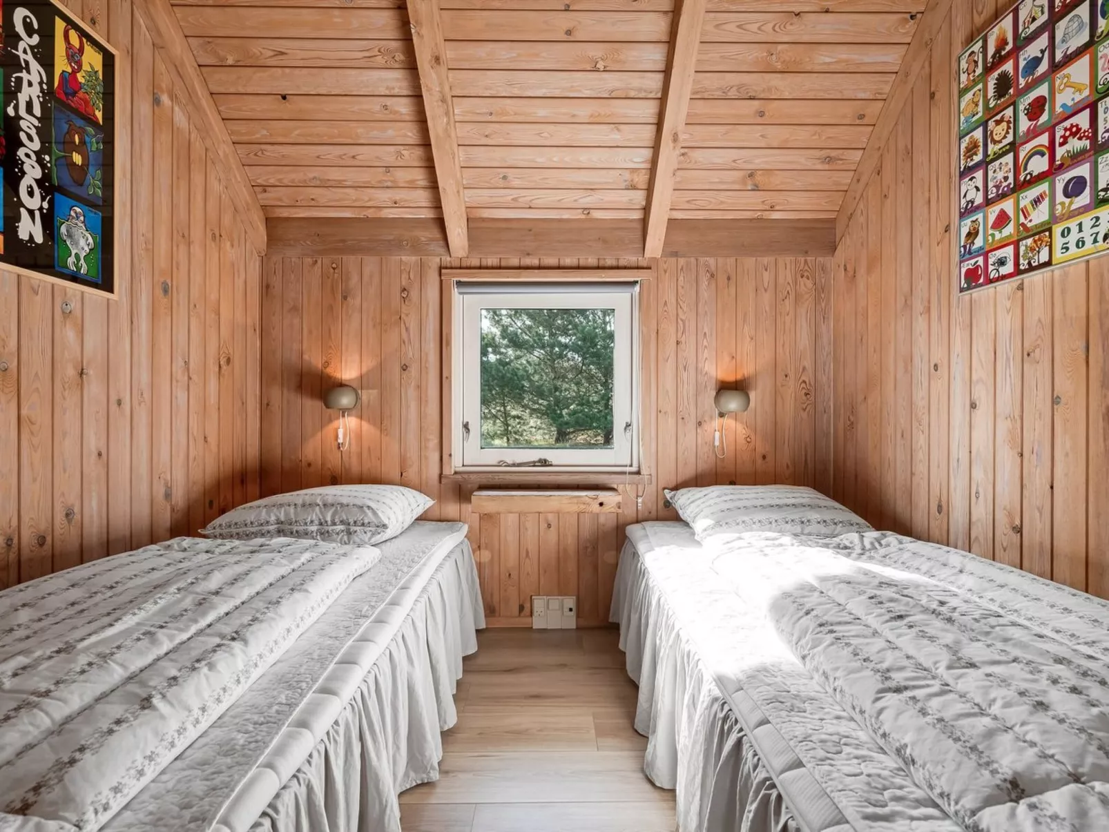 "Kenny" - 1.2km from the sea - Binnen