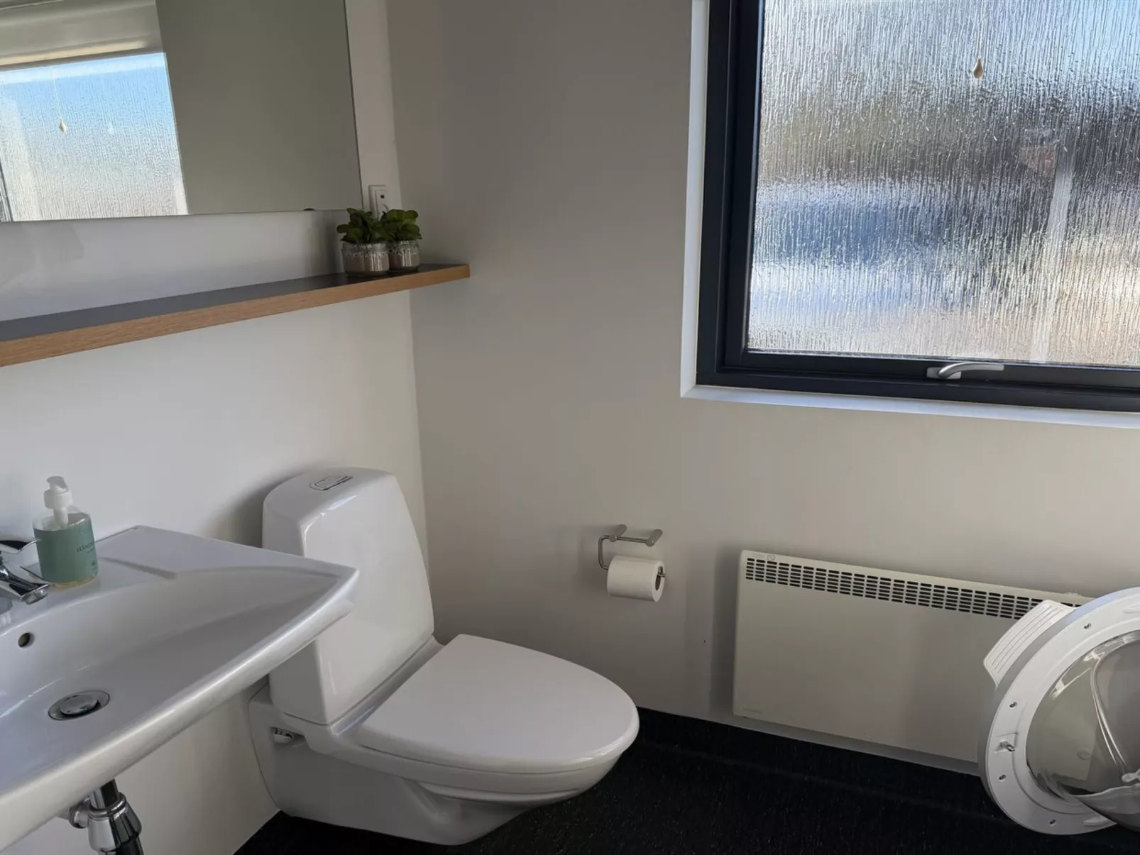 "Anttoni" - 350m from the sea - Binnen