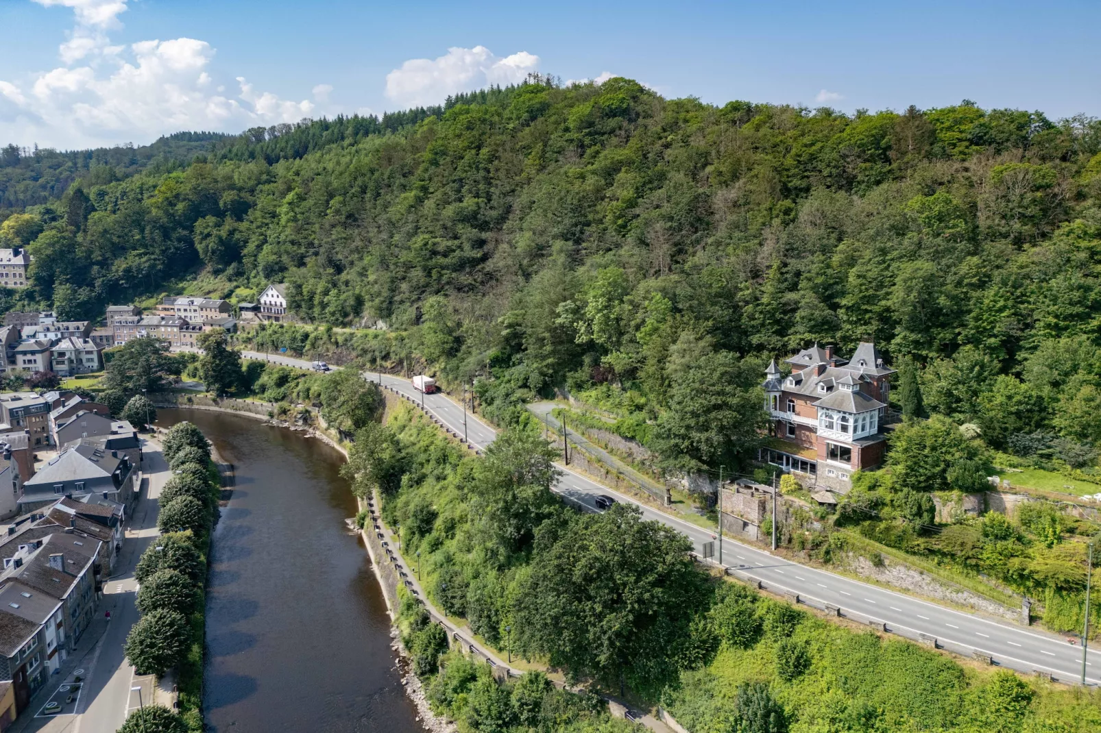 Chateau Constance volledig - Buitenkant zomer