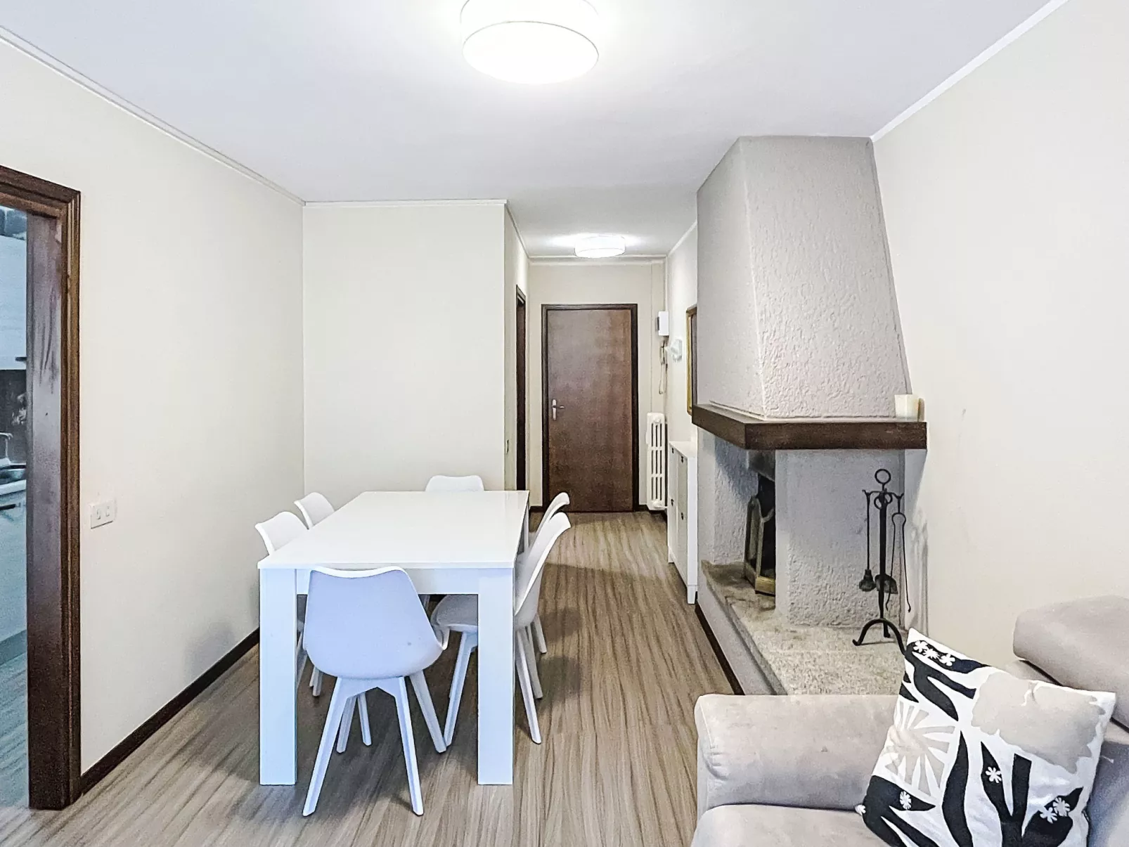 Angolo di sole - Binnen