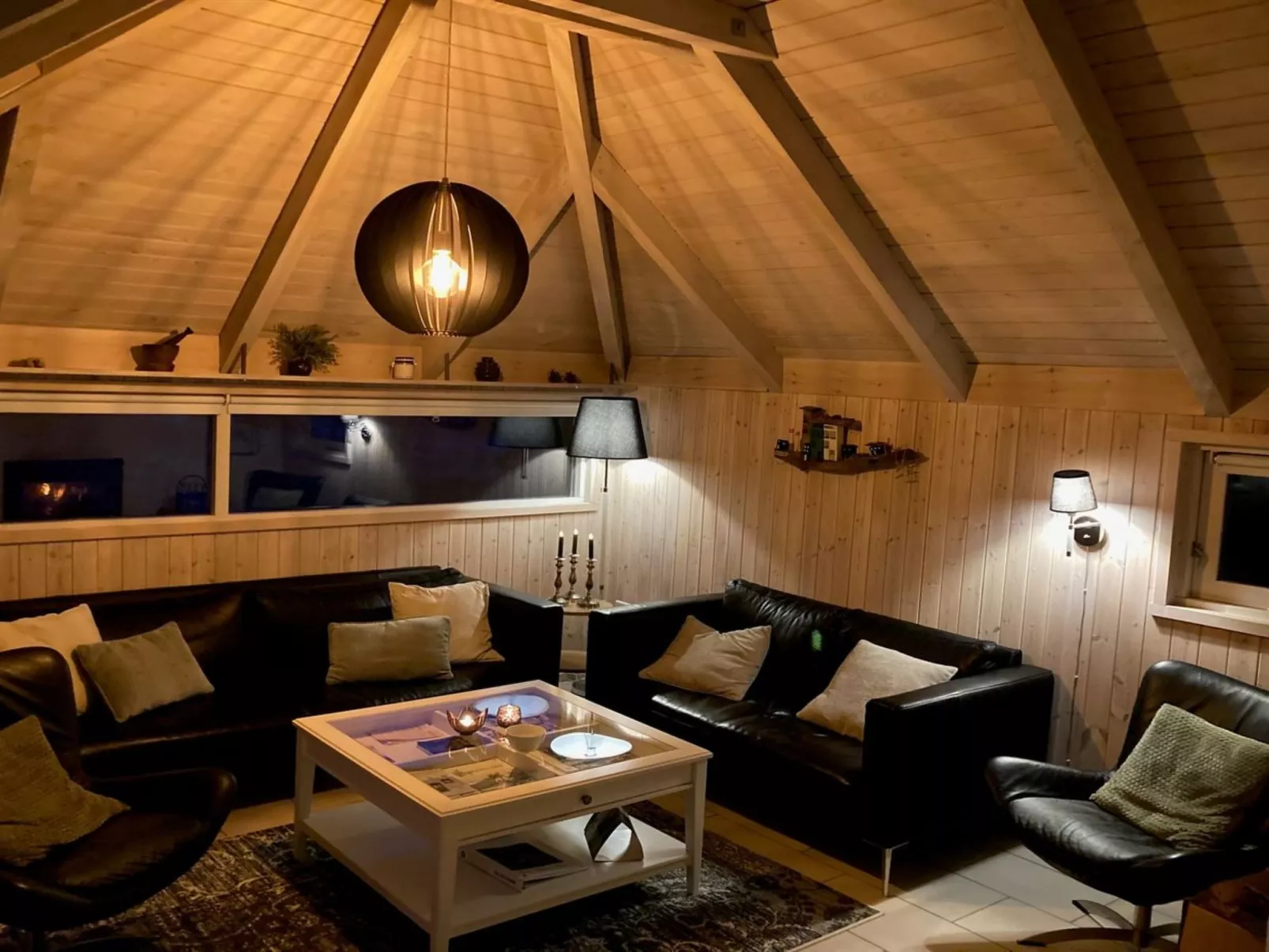 "Kenny" - 1.2km from the sea - Binnen