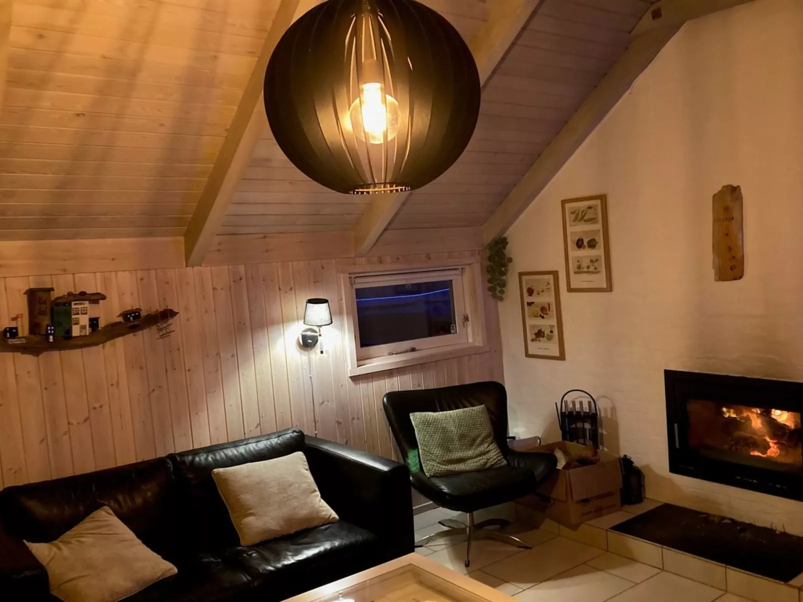 "Kenny" - 1.2km from the sea - Binnen