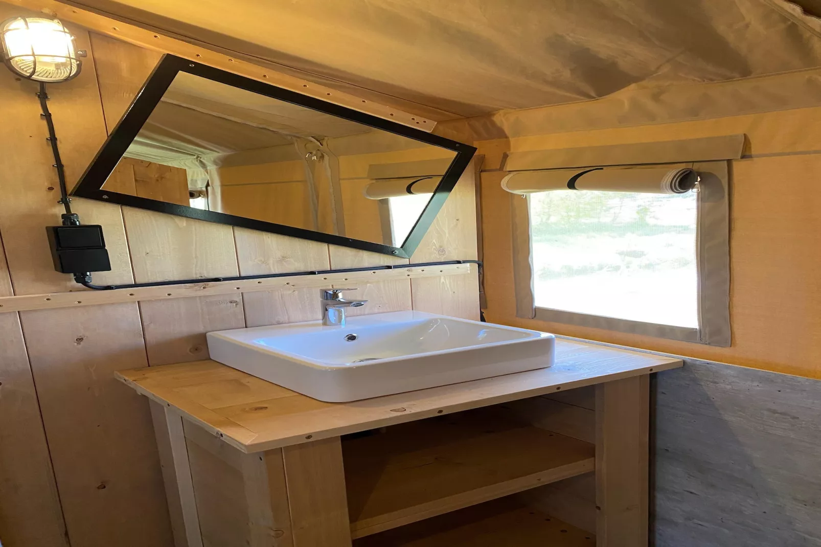 Luxe glamping met badkamer 2 - Badkamer