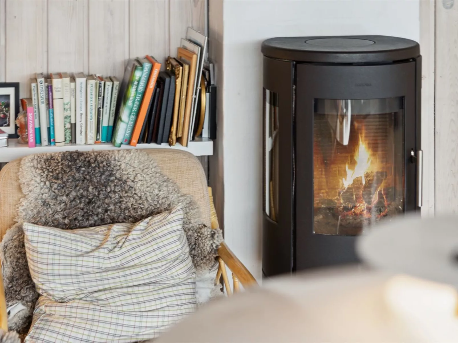 "Eljene" - 700m from the sea - Binnen