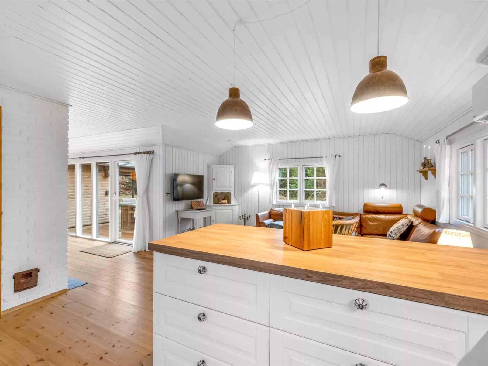 "Anu" - 2km to the fjord - Binnen