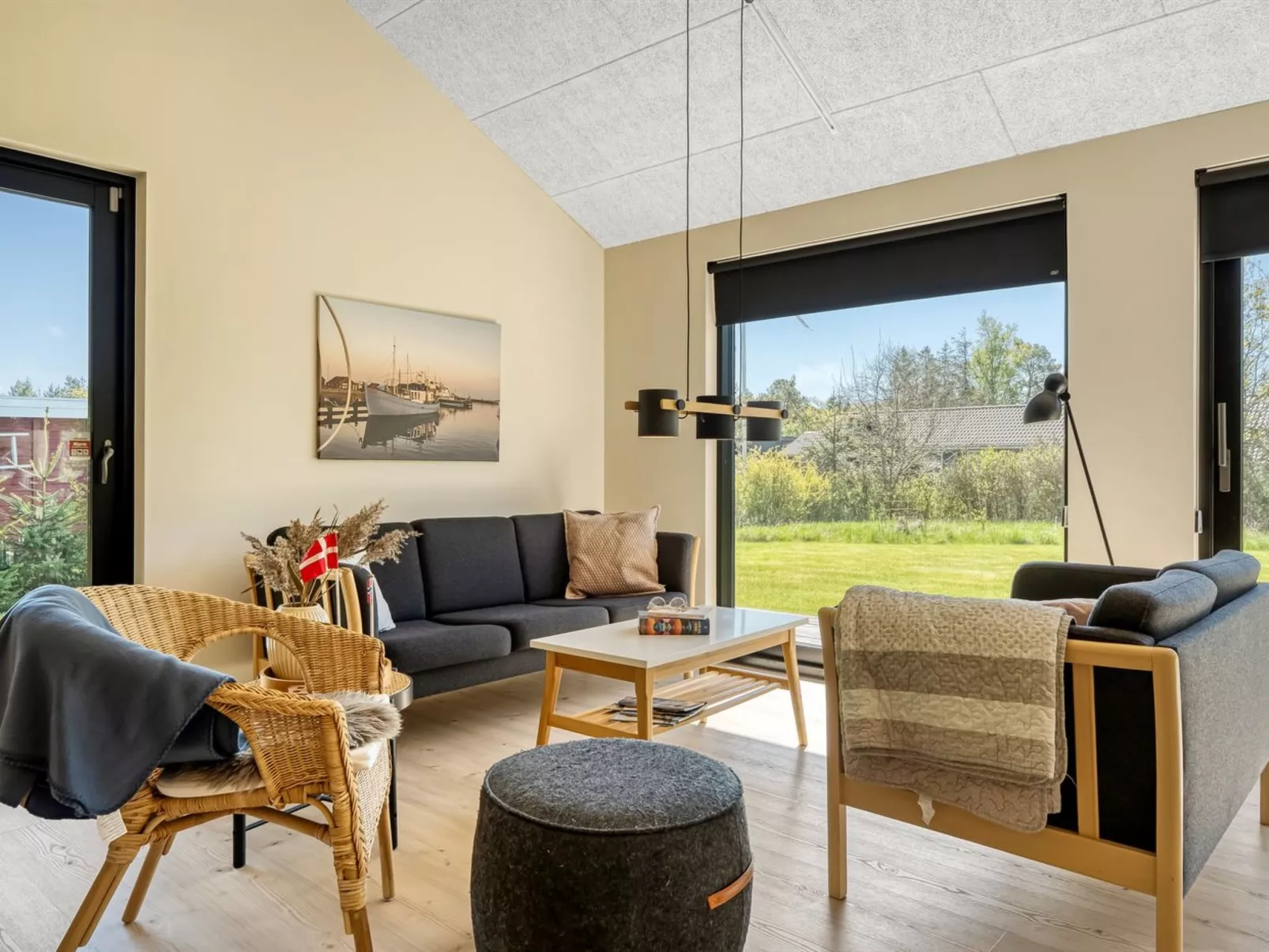 "Alfrede" -  from the sea - Binnen