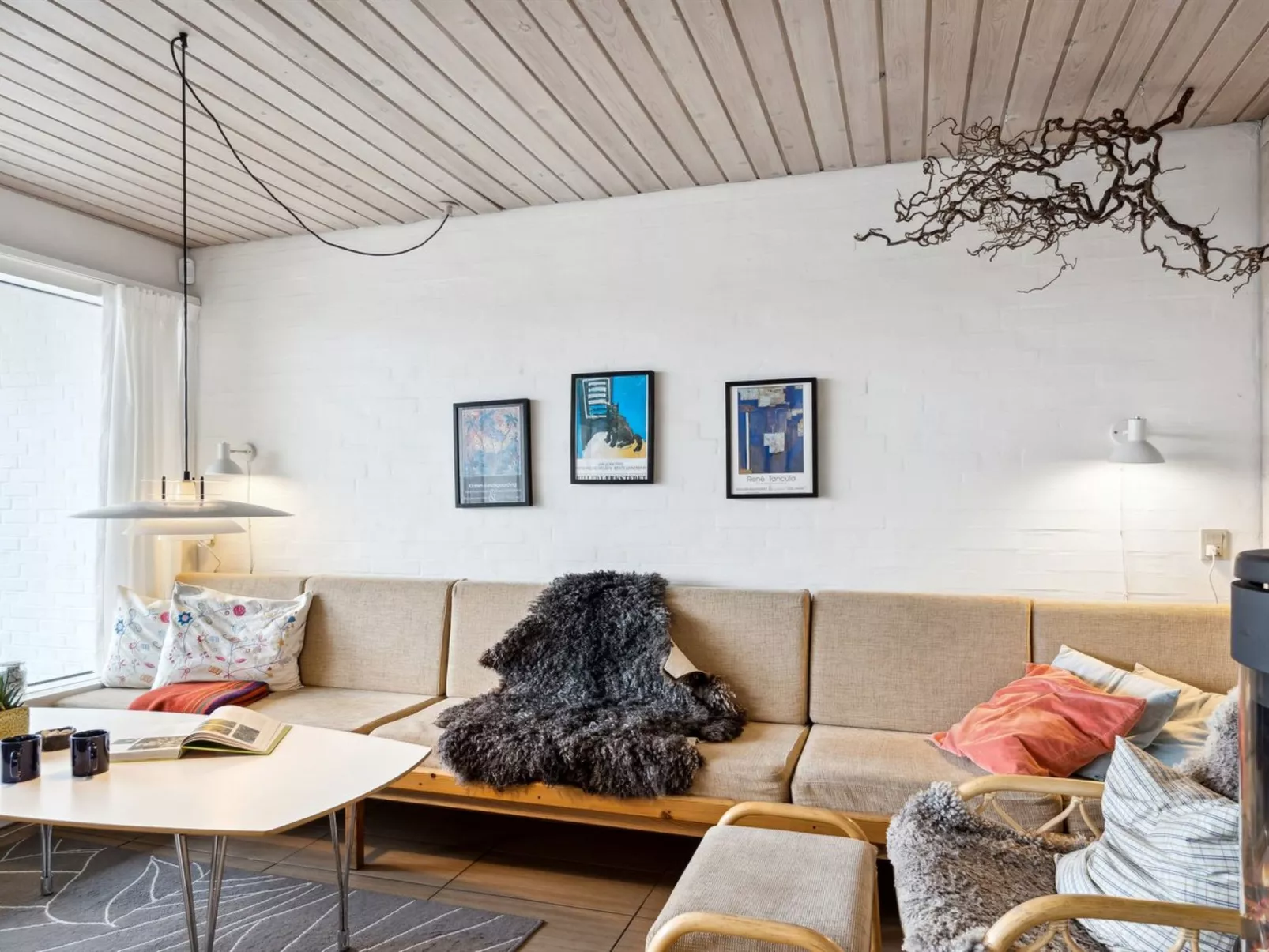 "Eljene" - 700m from the sea - Binnen