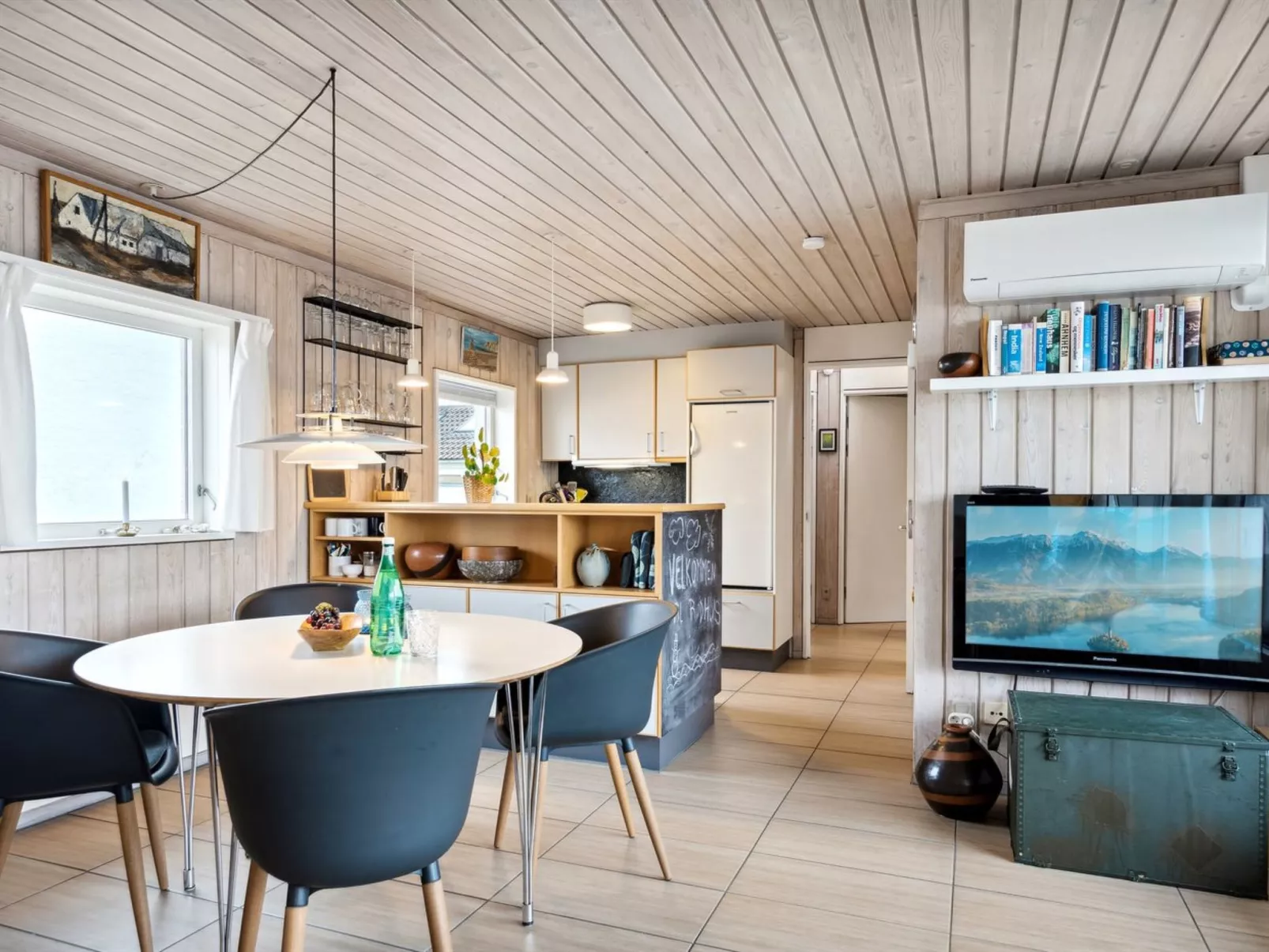 "Eljene" - 700m from the sea - Binnen