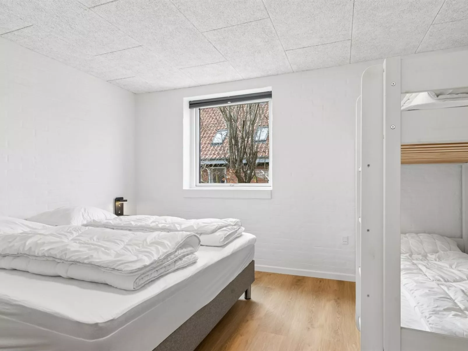 "Cyrill" - 2km from the sea - Binnen