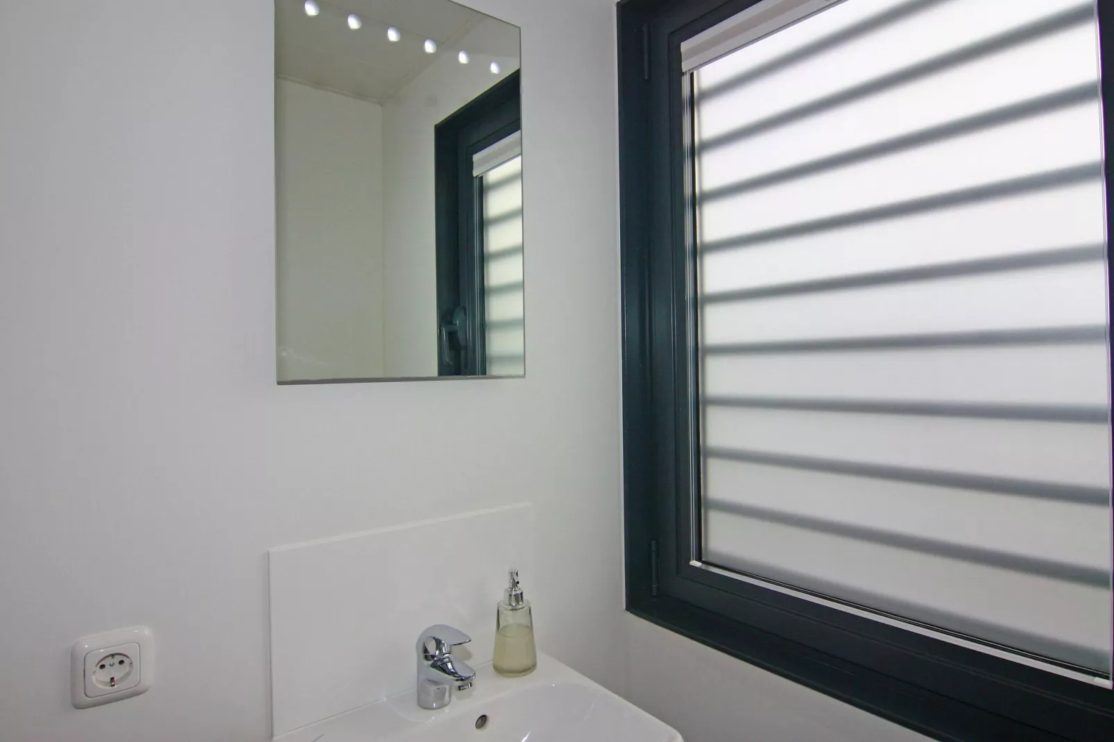 Houseboat Floating Houses Blue Active, Ribnitz-Damgarten-Blue Active - Badkamer