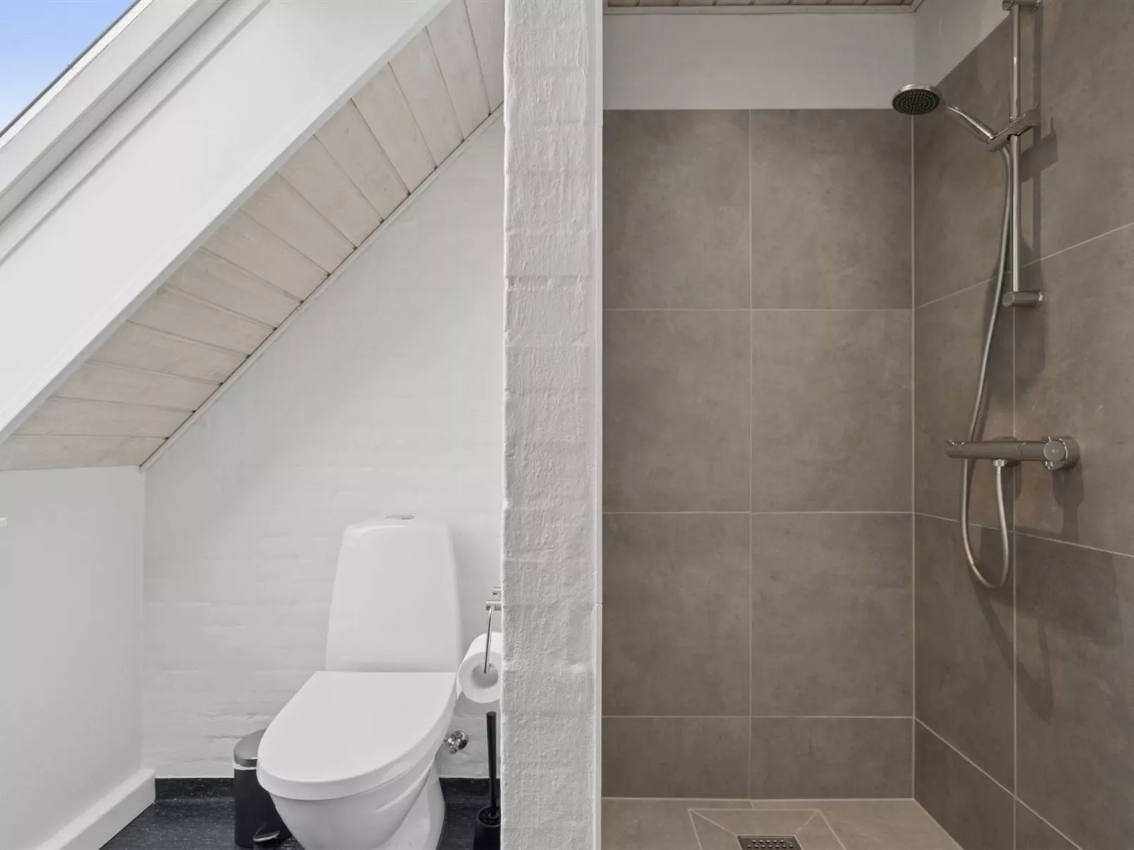 "Cyrill" - 2km from the sea - Binnen