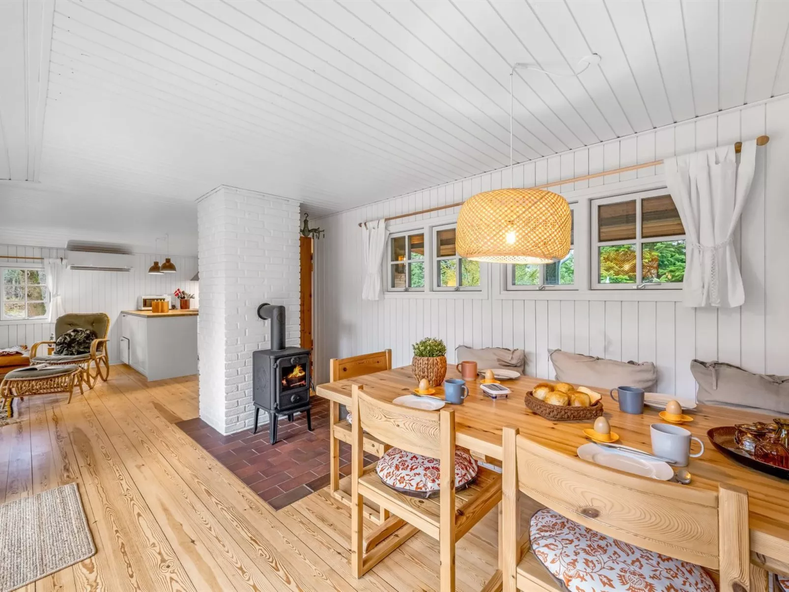 "Anu" - 2km to the fjord - Binnen