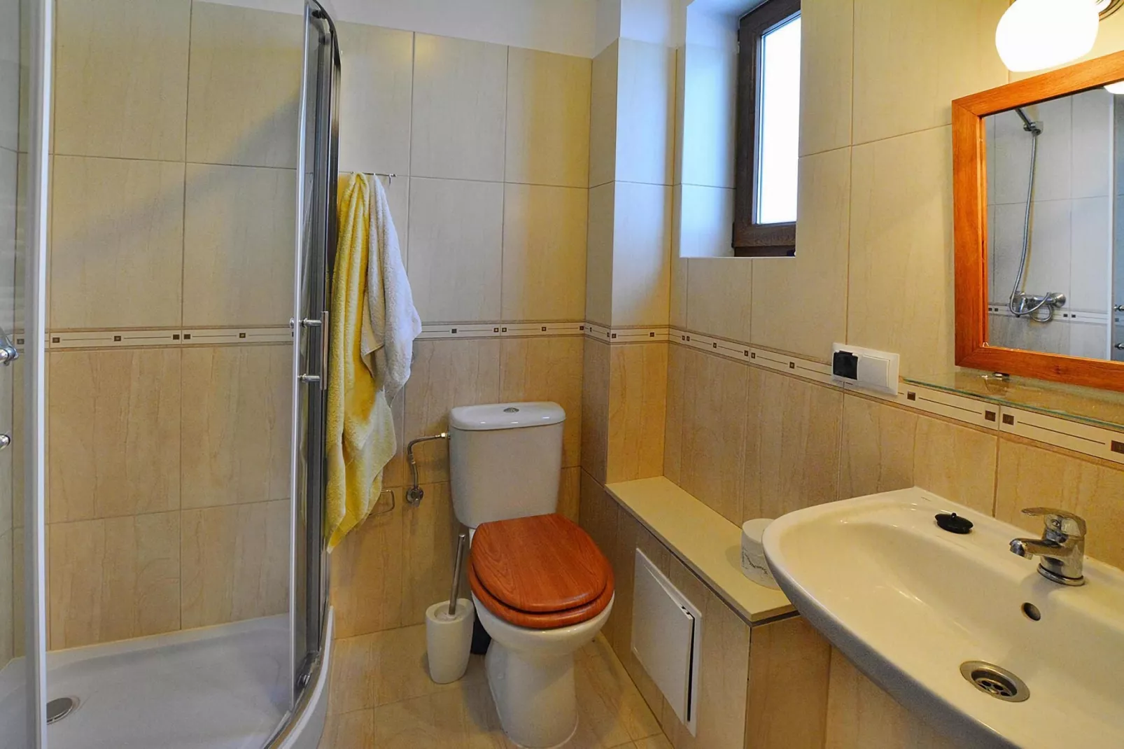 Dom wakacyjny dla 5 osób w Rosnowie-Badkamer