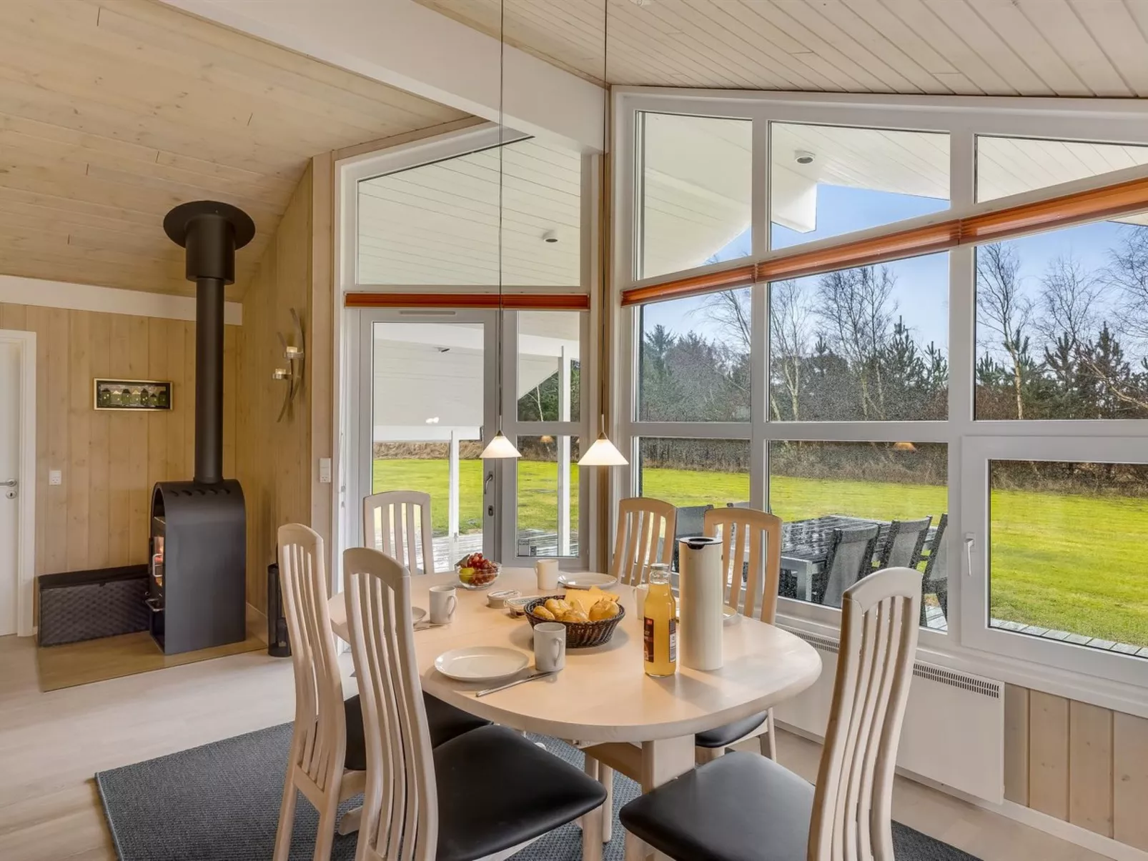 "Aswaldi" - 1.5km from the sea - Binnen