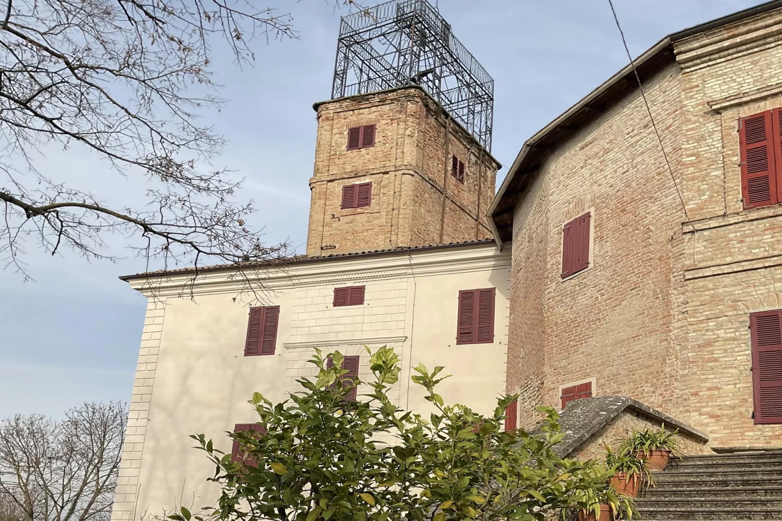 Castello di Robella - Buitenkant zomer