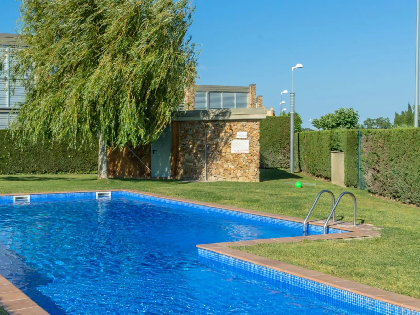 Costabravaforrent Gavarres, für 6 Personen mit Gemeinschaftspool