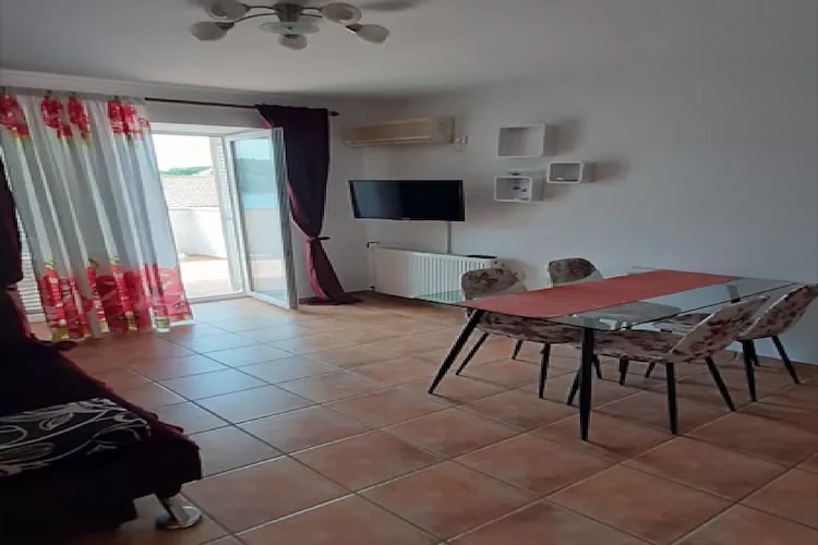 Apartments Snjezana - One Bedroom Apartment with Balcony and Sea View A1