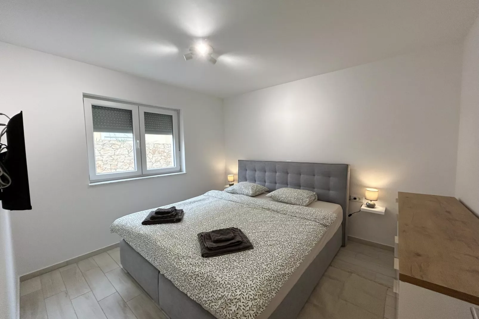 Apartment Mariner 2 with heated pool