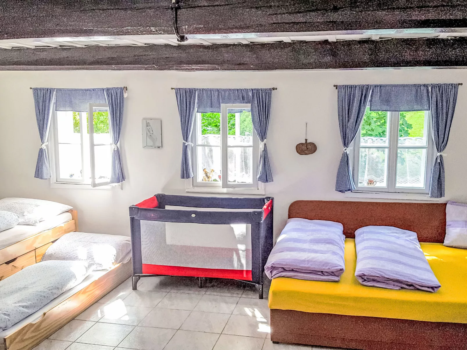 Roubenka u potoka - Binnen