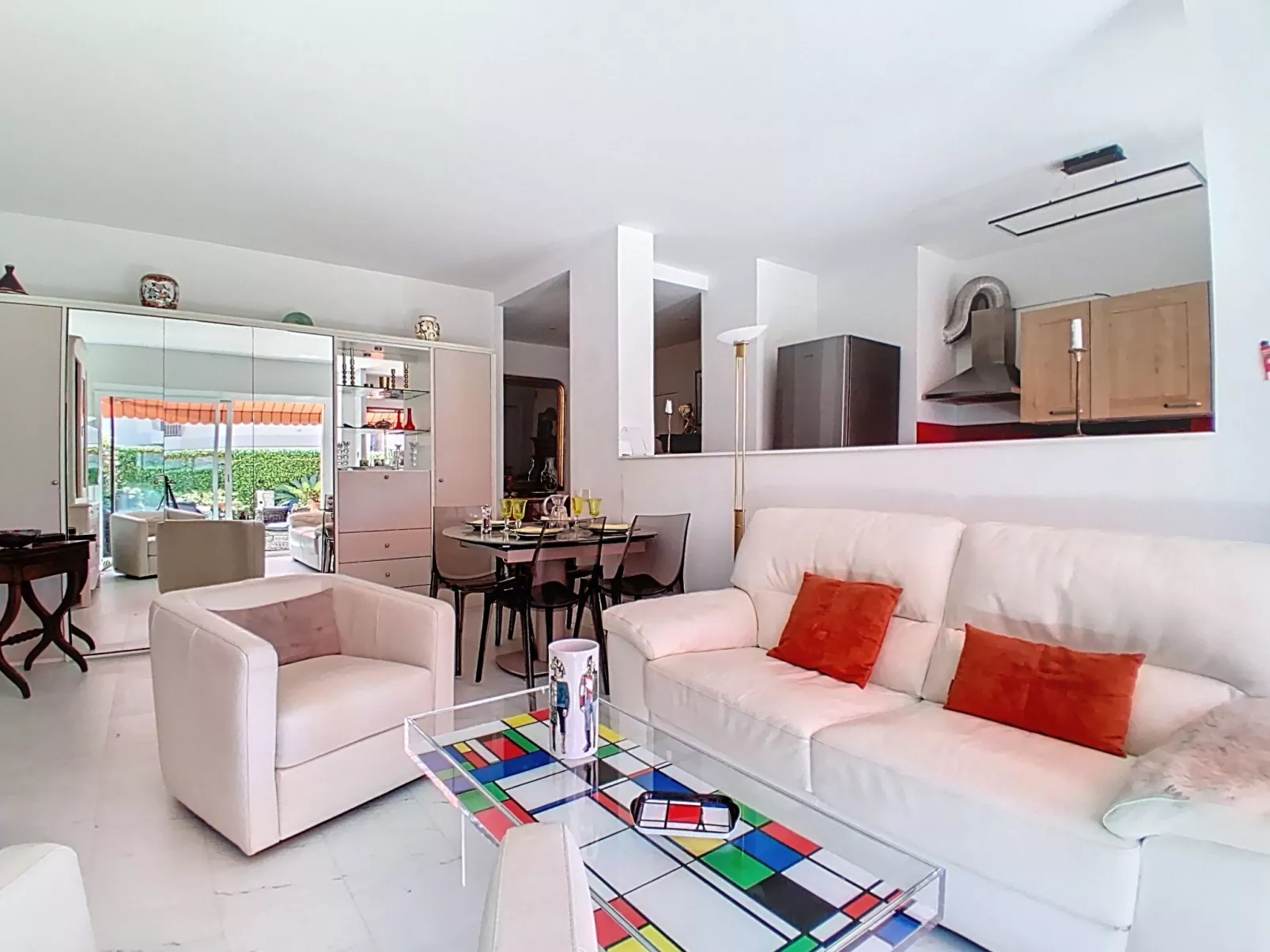 Le Chaville - Binnen