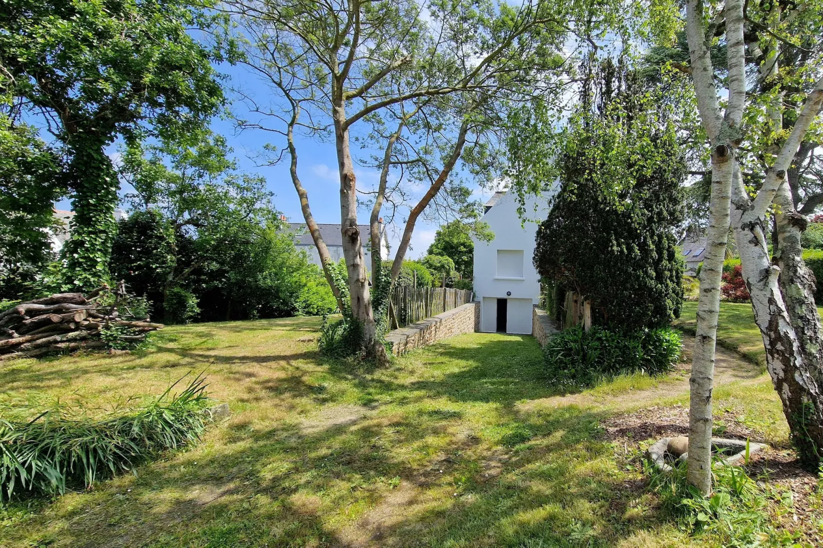 Holiday home in Locquirec - Tuinen zomer