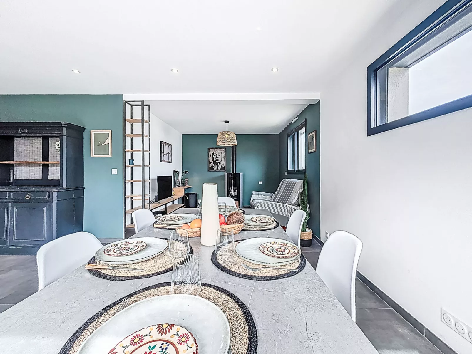 Maison Des Lupins - Binnen