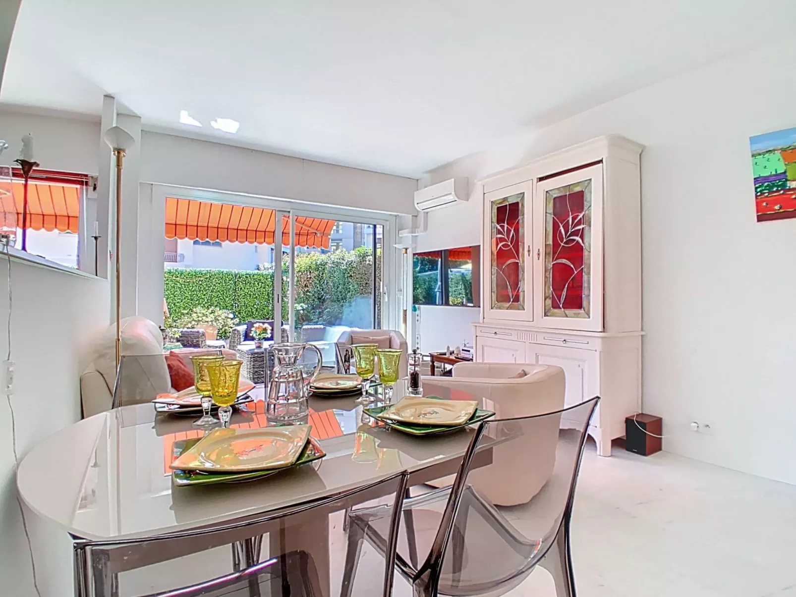 Le Chaville - Binnen