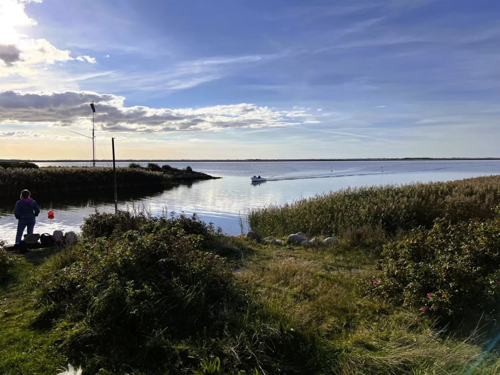 "Ronja" - 100m to the fjord - Buiten