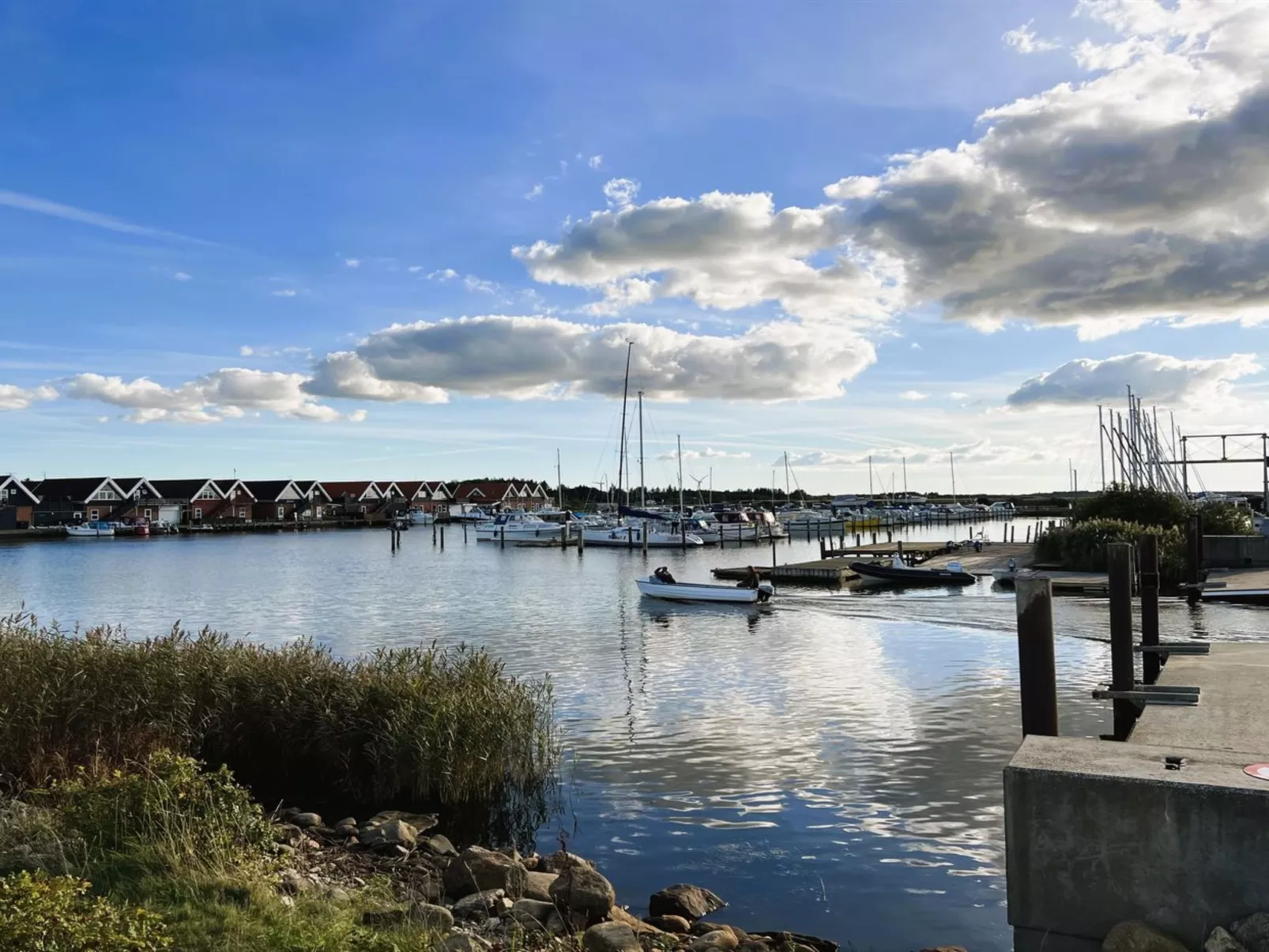 "Ronja" - 100m to the fjord - Buiten