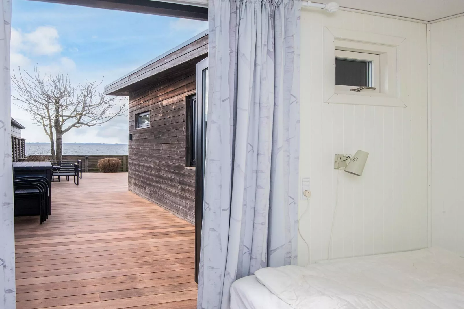 4 sterren vakantie huis in Rønde - Waterzicht