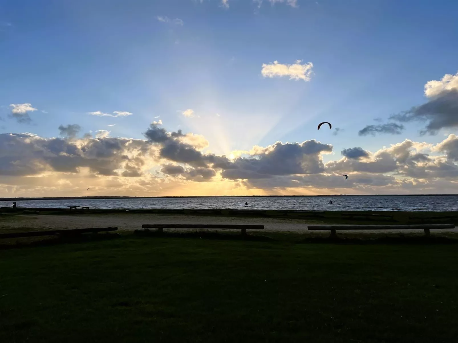 "Ronja" - 100m to the fjord - Buiten