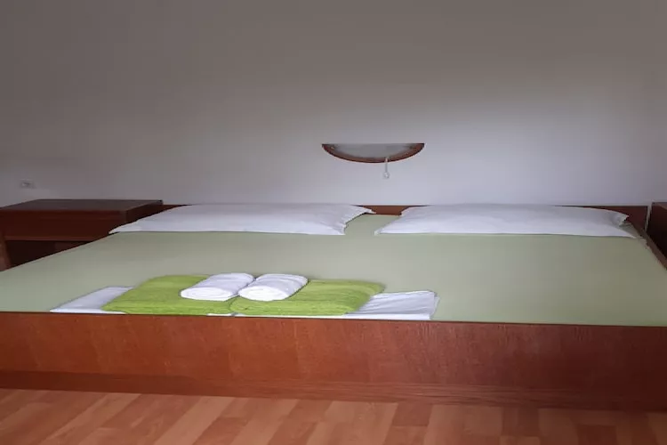 Apartments Snjezana - One Bedroom Apartment with Balcony and Sea View A1 - Slaapkamer