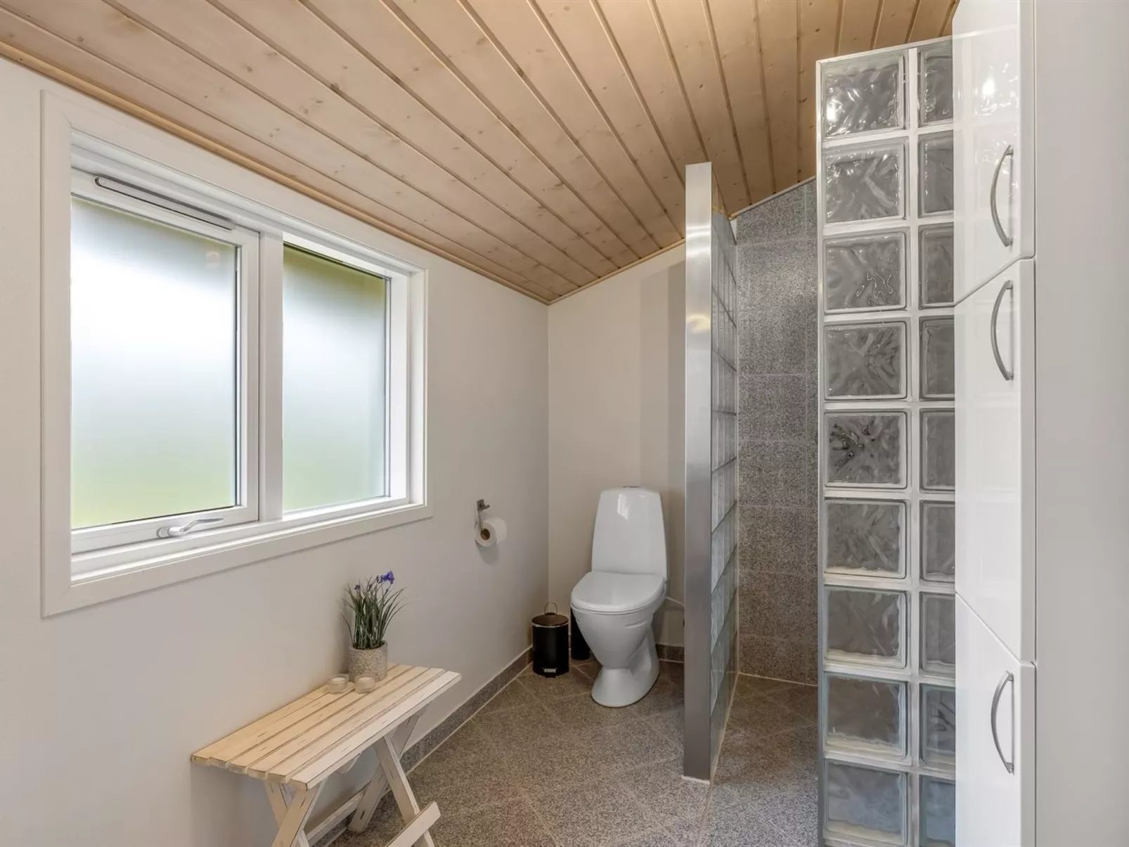 "Beeke" - 1.4km from the sea - Binnen